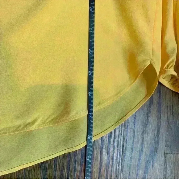 Haute Hippie 100% Silk Cold Shoulder Yellow Blouse Size Small NWT - Picture 5 of 7